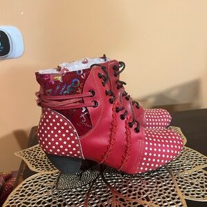 Red & polkadot bootie